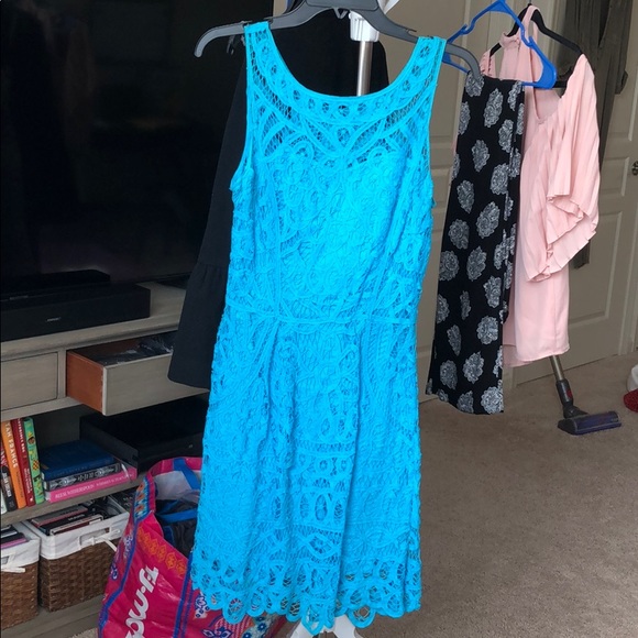 Lilly Pulitzer Foley dress with hand sewn lace - Picture 2 of 9